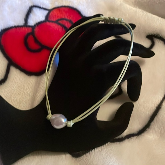Pull string leather pearl bracelet light green - Picture 1 of 2